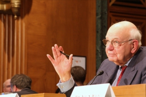 Paul Volcker défie Wall Street