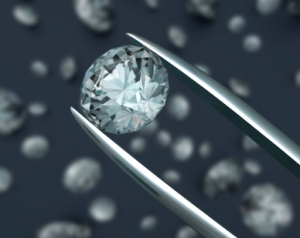 Une bijouterie offre 5 000 diamants à ses clients
